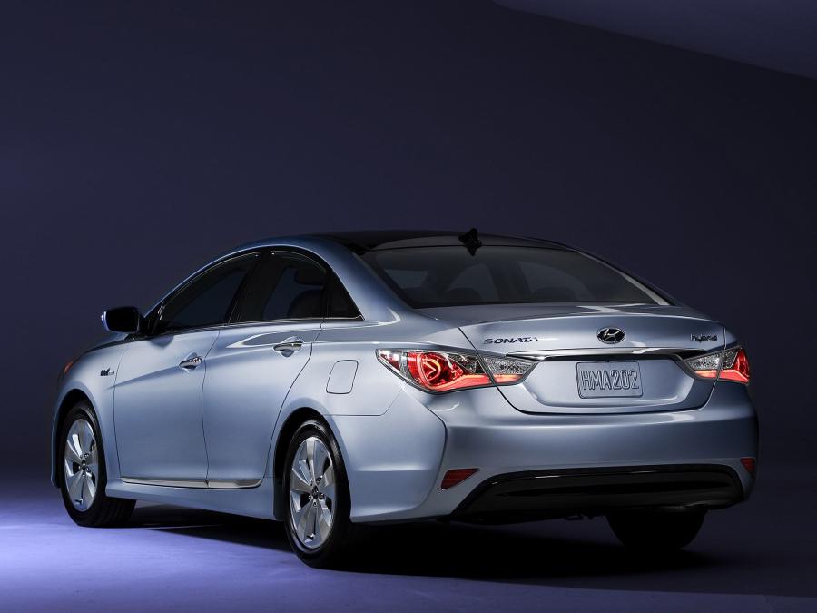  Hyundai Sonata Blue Drive 2010 года  (US) (фото 3 из 16)